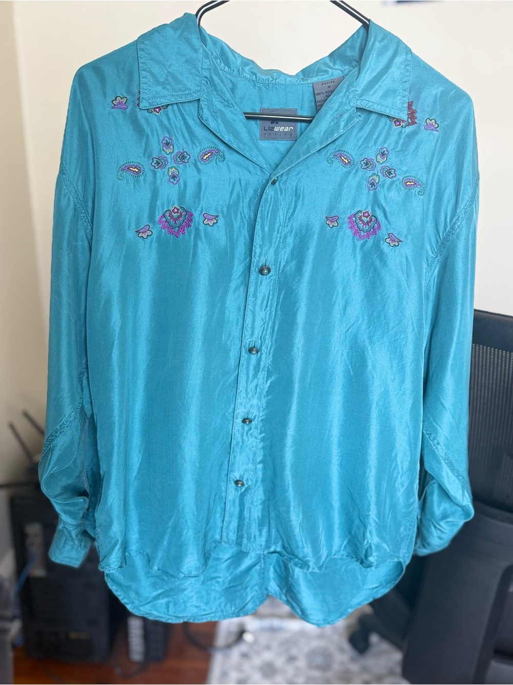 VTG 100% silk Lizwear embroidered paisley button up blouse / petite medium